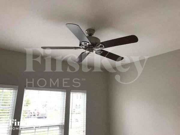 Building Photo - 217 Weeping Willow Run Dr