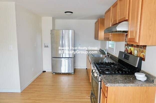 Building Photo - 49 Boyden St