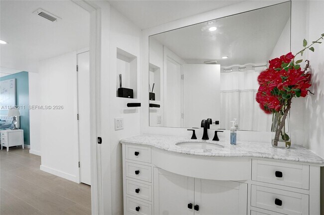 Building Photo - 1201 S Ocean Dr