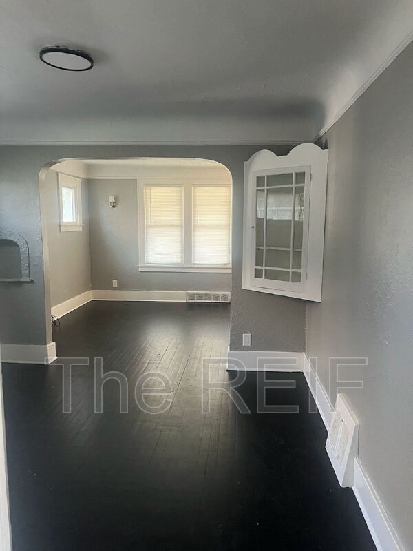 Building Photo - 7543 Lozier Ave