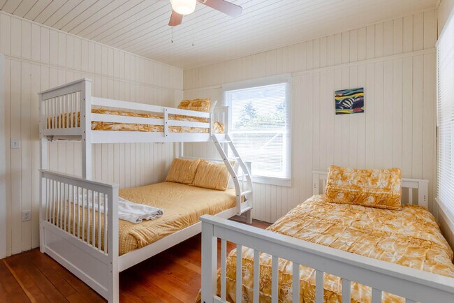 Building Photo - 640 S Columbia St