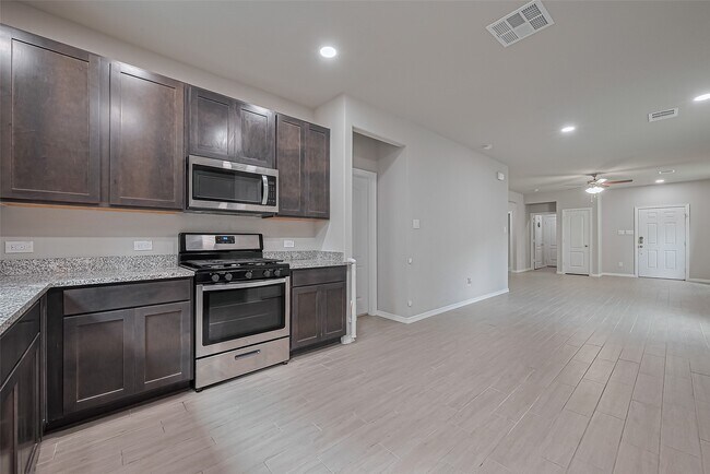 Building Photo - 24742 Russet Bluff Trl