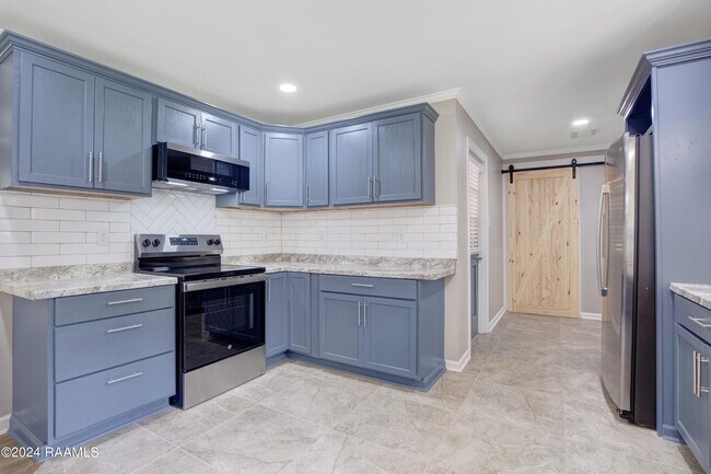 Building Photo - 113 Montgomery Dr