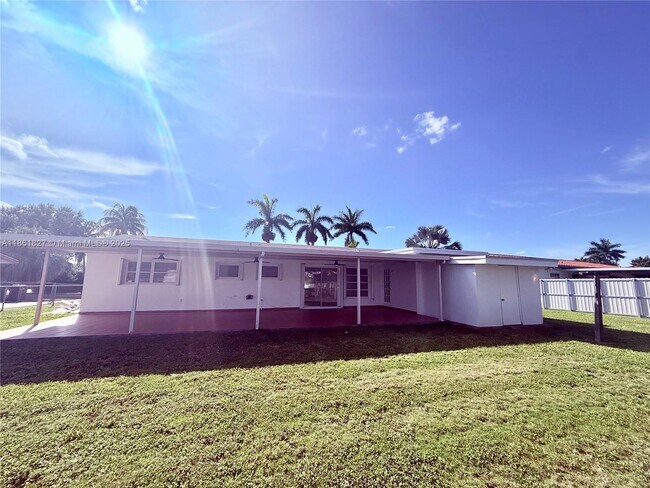 Building Photo - 2671 SW 118th Ct