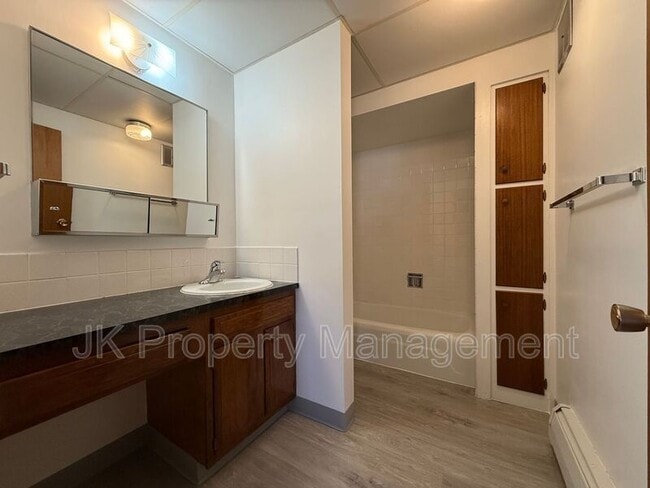 Building Photo - 1110 2nd Ave S