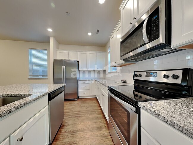 Building Photo - 13918 106th Ave E