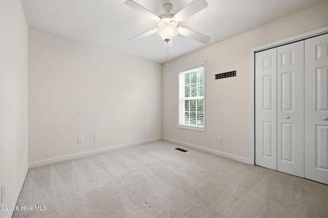 Building Photo - 14 Juniper Ln