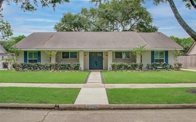 Primary Photo - 5735 Grape St