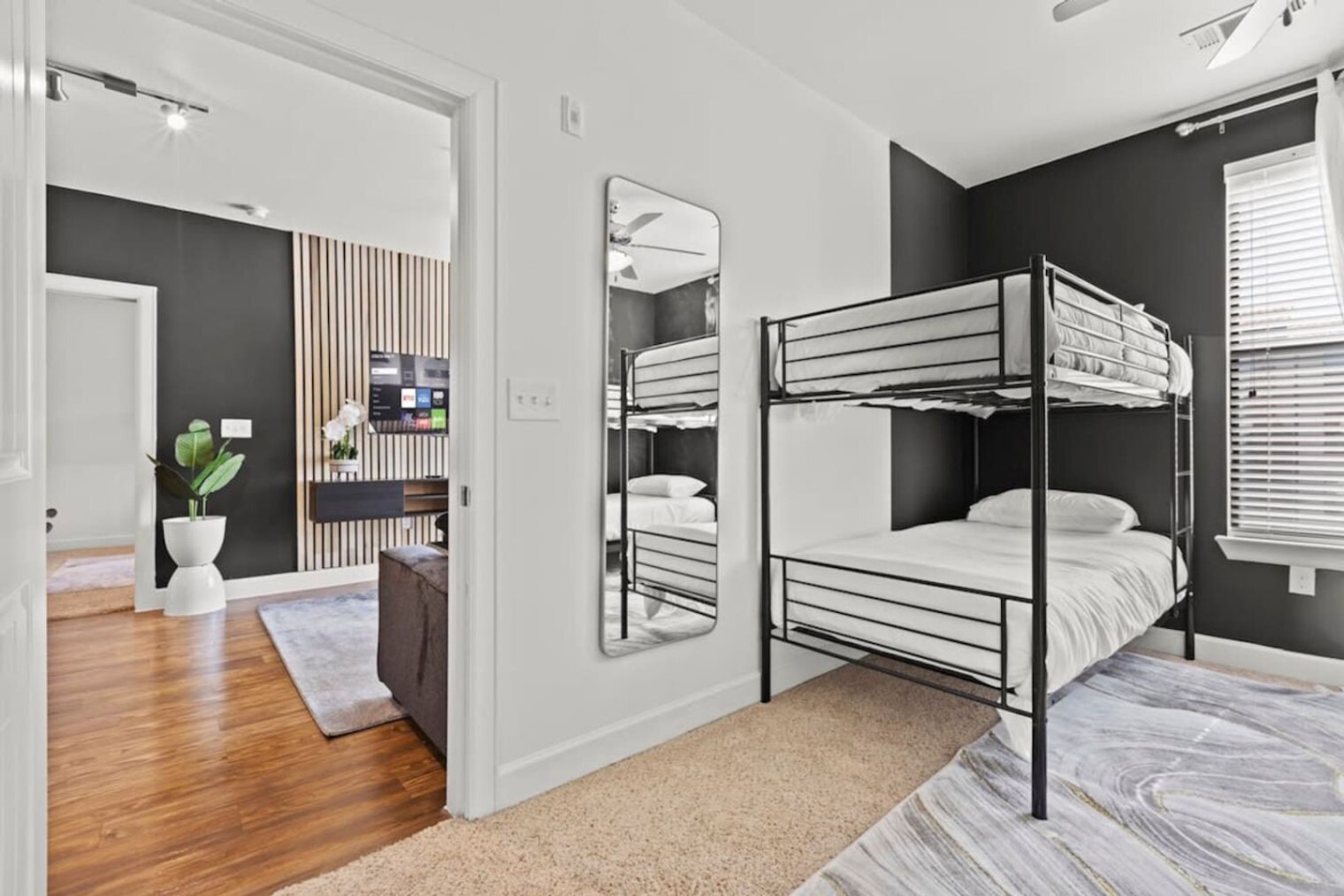 Building Photo - 5250 Town and Country Blvd