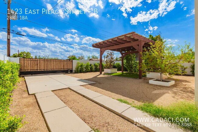 Building Photo - 1423 E Pierce St