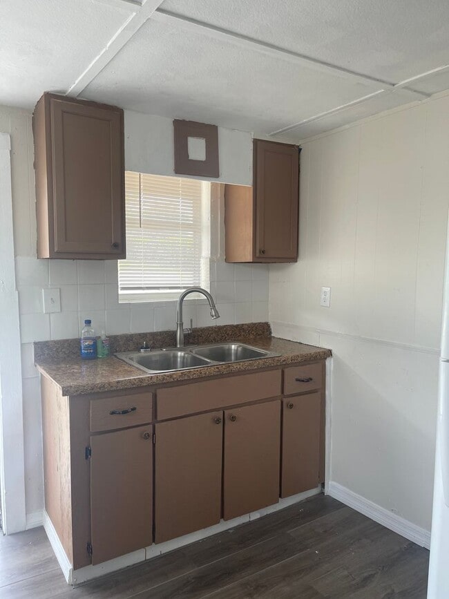 Building Photo - 919 S Washington Ave