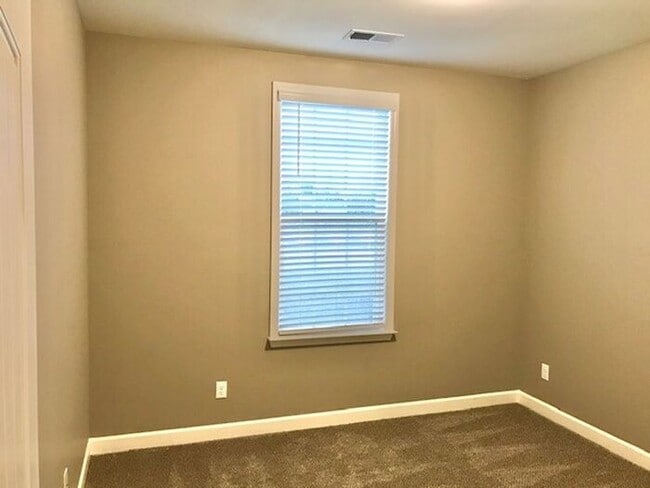 Building Photo - Now Leasing a Brand New 5 Bedroom 3 Bath Home