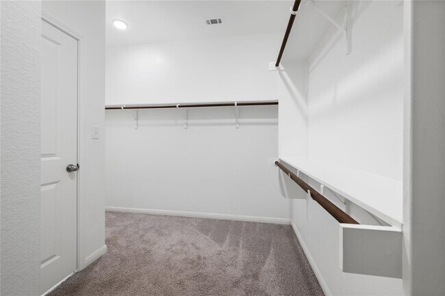 Building Photo - 5146 Veranda Ter