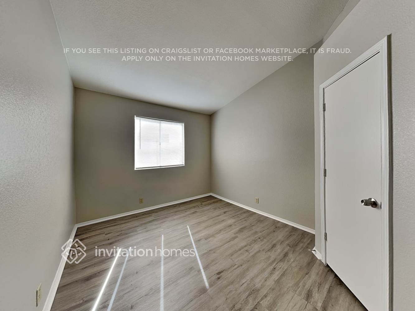Building Photo - 11028 N 59th Dr