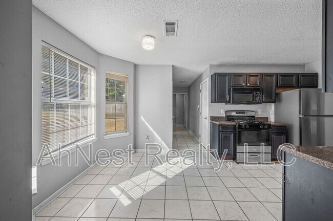 Building Photo - 7227 Teakwood Pl