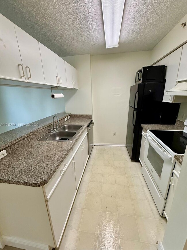 Building Photo - 410 S Park Rd