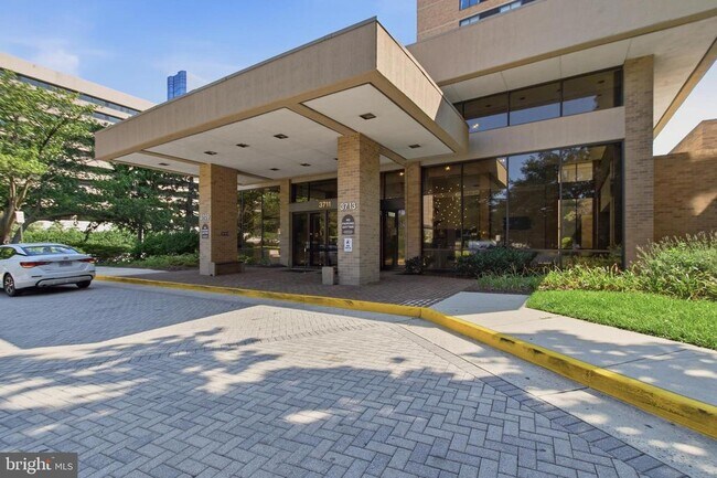 Building Photo - 3709 S George Mason Dr