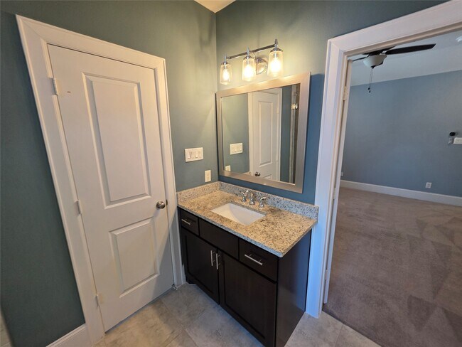 Building Photo - 4315 Schuler St