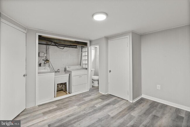 Building Photo - 8059 Gray Haven Rd