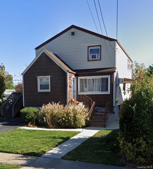 Primary Photo - 10 3rd Ave
