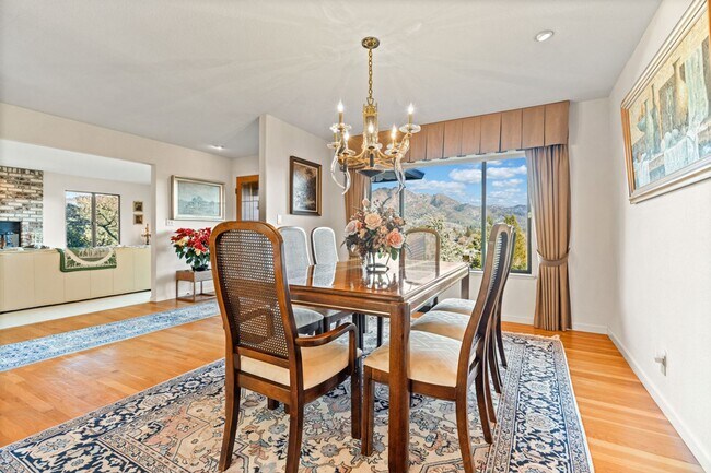Building Photo - Breathtaking Views & Luxurious Furnished Rental in Oakmont's 55+ Community!