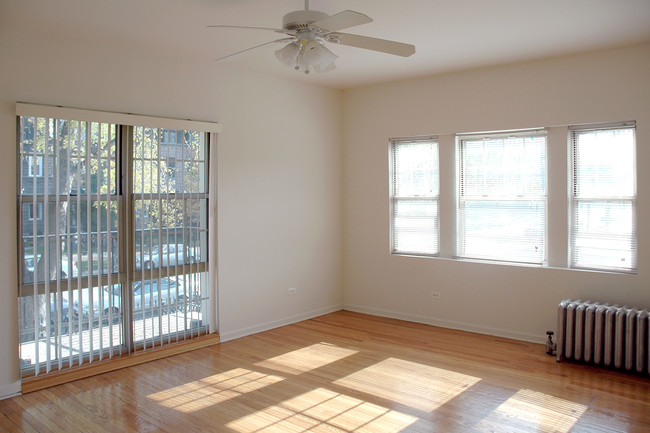 Dining/Living room - 5528 S. Cornell Avenue