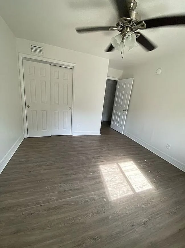 Building Photo - Modern Comfort Meets Classic Charm – Spacious Alachua Rental