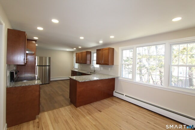 Building Photo - 32 Lexington Cir