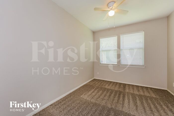 Building Photo - 5945 Iris Dr