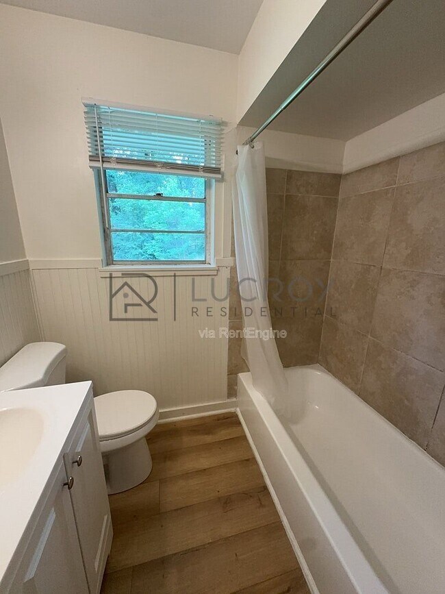Building Photo - 1513 Maria Dr