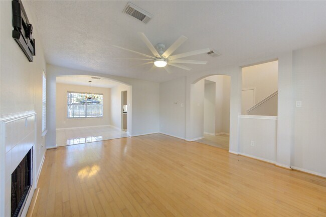 Building Photo - 2518 Calvary Ln