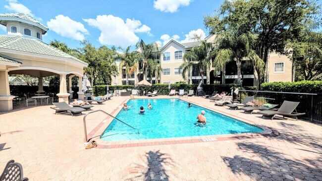 Building Photo - ANNUAL UNFURNISHED 2/1 Condo in Serenade on Palmer Ranch