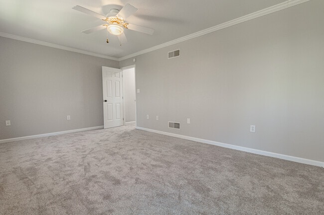 Building Photo - 2256 North Point Dr