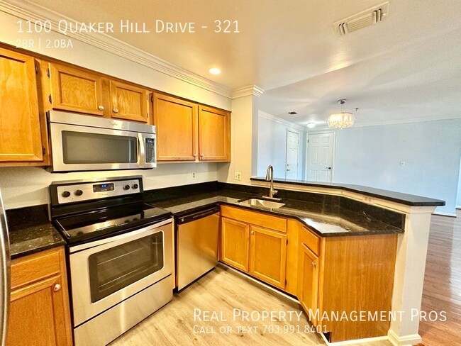 Building Photo - Updated & massive 2 bed 2 bath condo in Al...