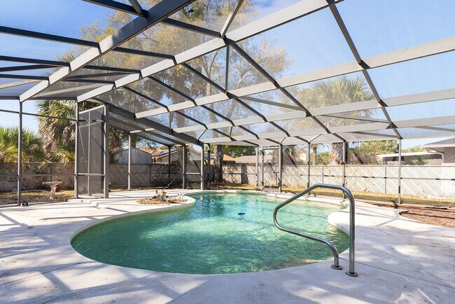 Building Photo - Beautiful POOL home in Longwood in LOCATION, LOCATION, LOCATION!