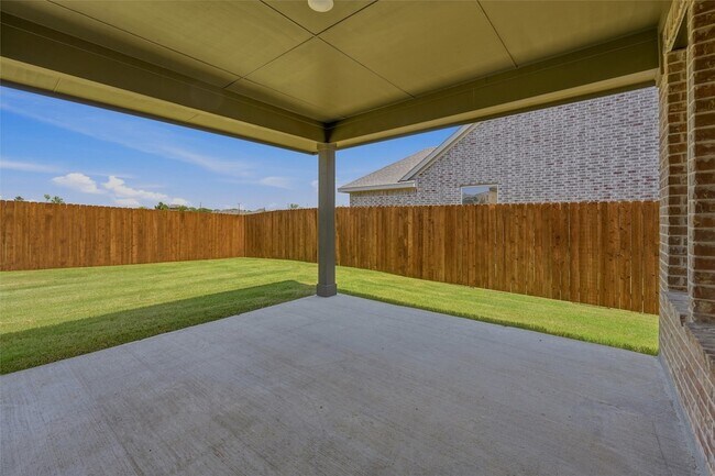 Building Photo - 2105 Bluebird Ln