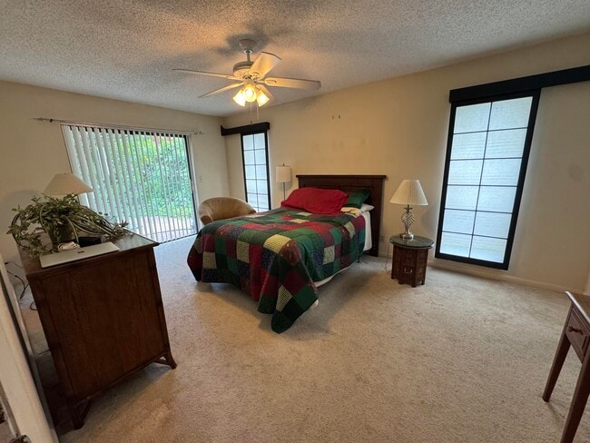 Building Photo - 11894 Suellen Cir