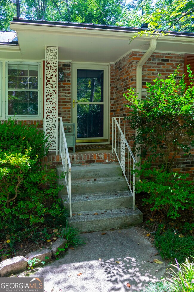 Building Photo - 2535 Melinda Dr NE