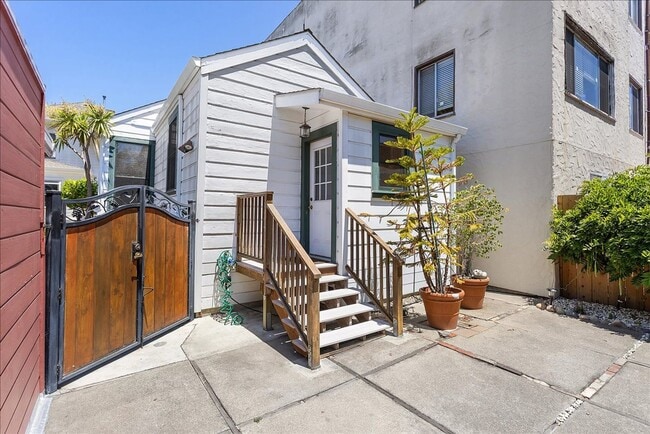 Building Photo - 618 1/2 Santa Clara Ave - 1 bedroom | 1 ba...