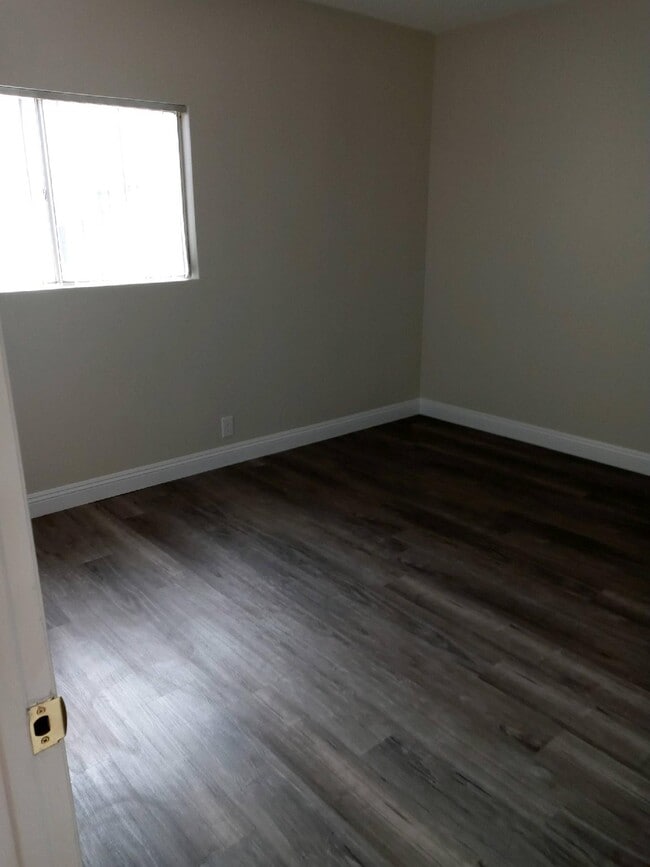 Bedroom - 519 Linwood Ave