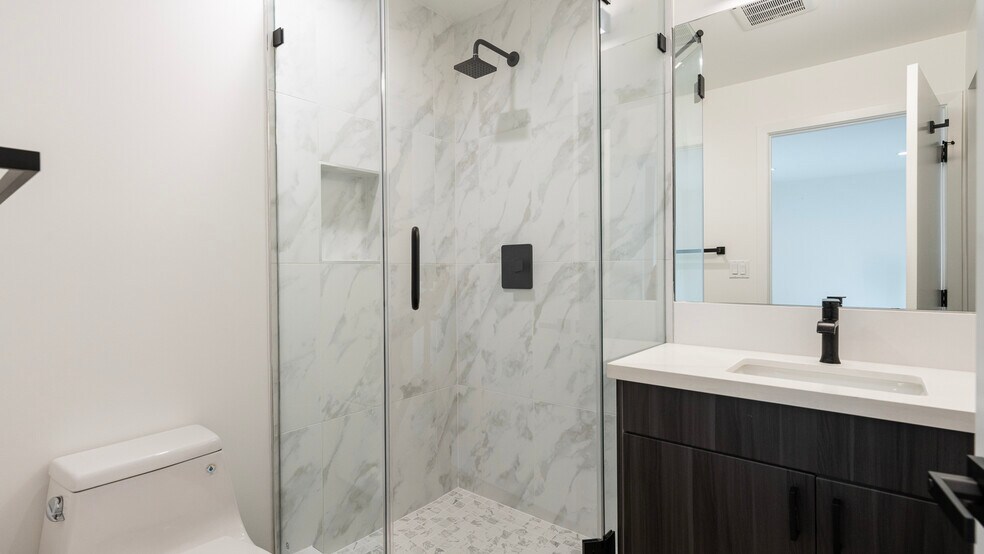 Building Photo - 611 Occidental Blvd