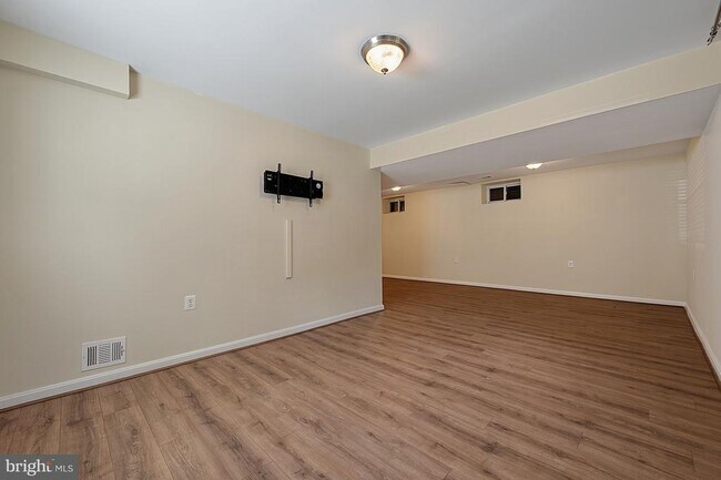 Building Photo - 6508 Berkshire Dr