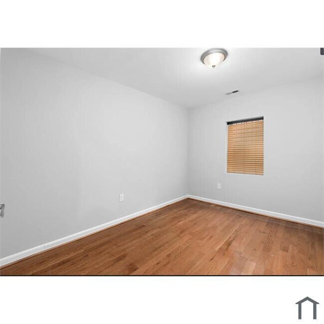 Building Photo - 443 20th St NE