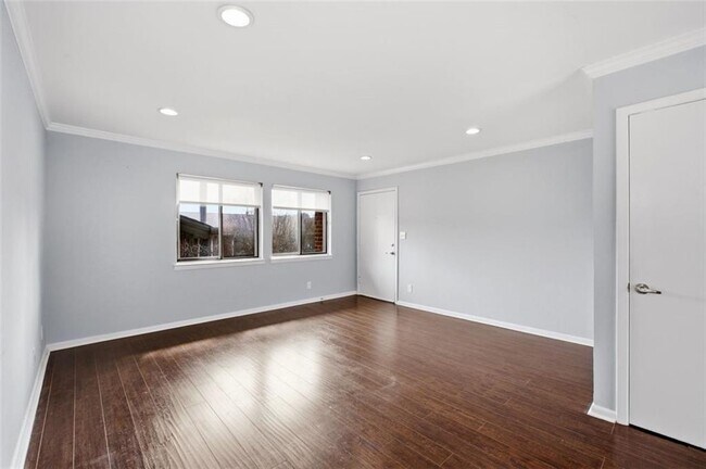 Building Photo - 4266 Roswell Rd NE