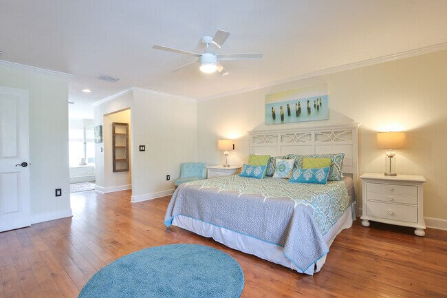 Building Photo - 927 80th St NW