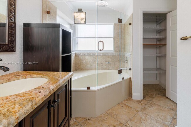 Building Photo - 4670 SW 154th Pl