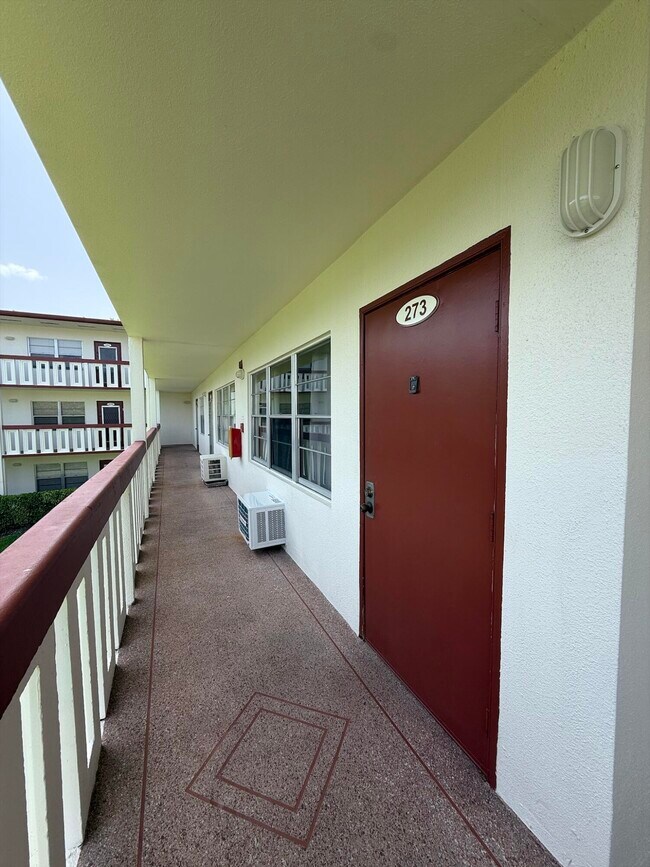 Building Photo - 273 Brighton G
