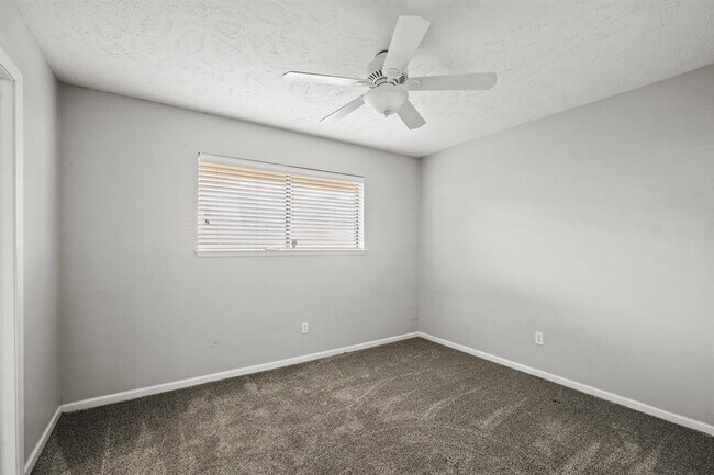 Building Photo - 2815 Edgewood Dr