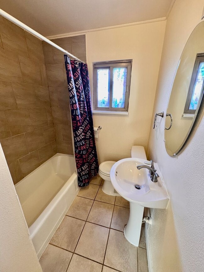 Building Photo - Move-In Ready 4BR Home with Finished Basement, Flex Space & Large Yard