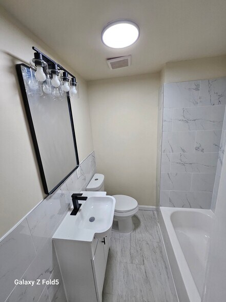 Building Photo - 144 Huntington Terrace